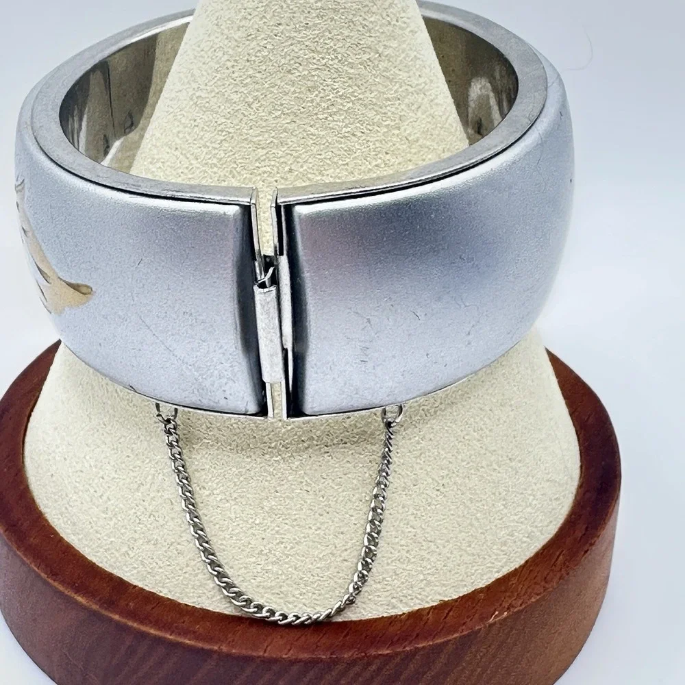 N/A vintage hinged